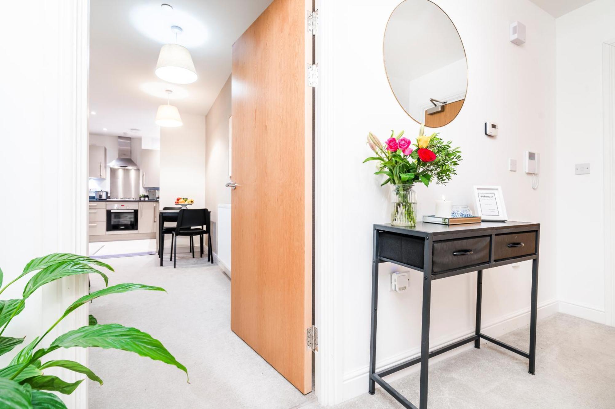 Heathrow In 15 Mins - Balcony - Dedicated Workspace Apartamento Hounslow