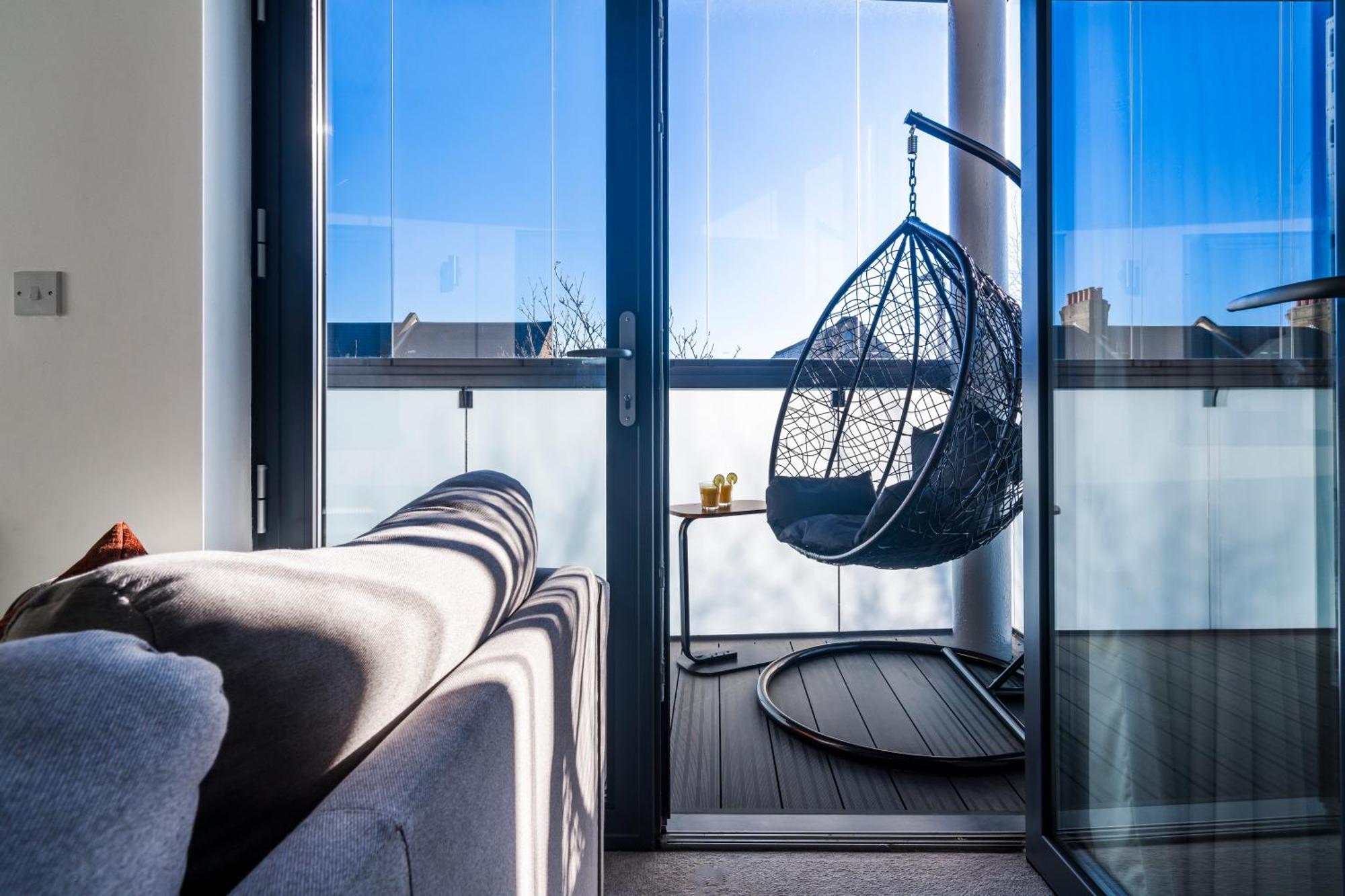 Apartamento Heathrow In 15 Mins - Balcony - Dedicated Workspace *
